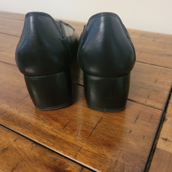 Vintage Cole Haan City Navy Pumps 6 - Picture 7 of 13